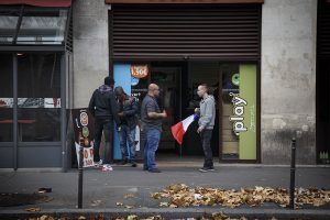 Es la serie fotográfica del día después de los atentados terroristas perpretado por el Estado Islámico que se produjeron en París (Francia) el 13 de noviembre.